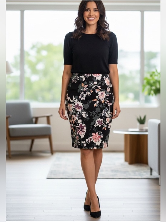 White House Black Market Dresses & Skirts - White House Black Market Floral Pencil Skirt Size 2